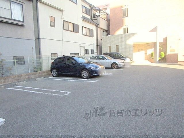 4 / 5
