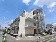 総持寺駅より徒歩16分 築50年 4階建の賃貸物件