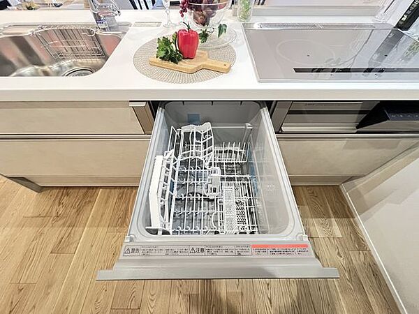 【食器洗浄乾燥機】お皿洗いもラクラクです♪
