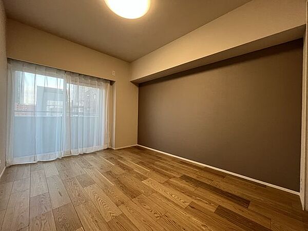 【洋室】6.5帖＋ウォークインクローゼット♪余裕のある広さです♪