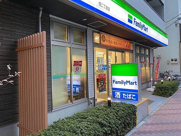 ファミリーマート佃二丁目店 徒歩2分。 230m