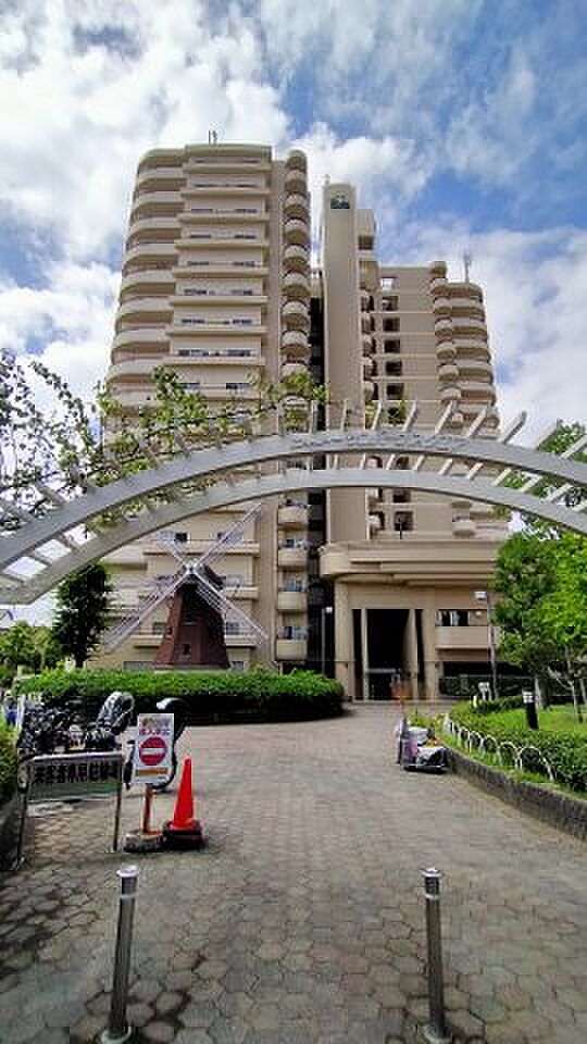 1階部分は、階下への気兼ねなく生活できます♪片町線「徳庵」駅へは徒歩13分とアクセスも良好。周辺にはスーパーや病院、公園などがあり、日々の生活がより快適に。