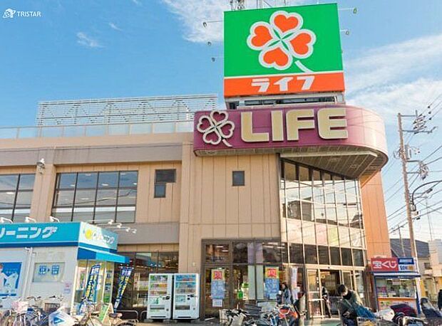 ライフ西大泉店 徒歩14分。 1080m