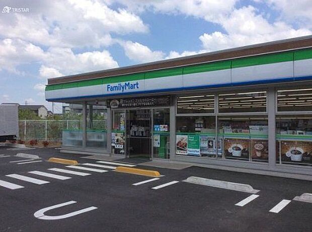 ファミリーマート西大泉四丁目店 徒歩4分。 290m