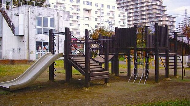 谷戸せせらぎ公園 徒歩18分。 1420m