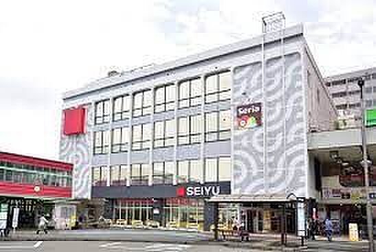 西友小平店 徒歩11分。 810m