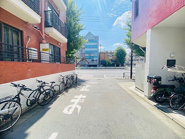 南西側前面道路