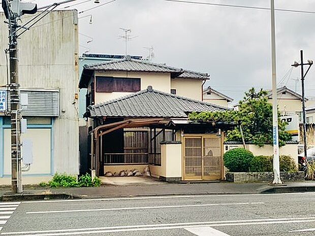 素敵な外観で趣のある日本家屋です。