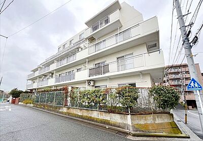 外観：高い耐久性や断熱・気密性、防音性に優れた鉄筋コンクリート構造です。