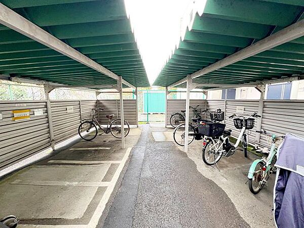 自転車好きも安心、駐輪場付の物件です。月額200円／台