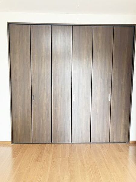 敷地内遊場利用可。お子様を目の届く場所で遊ばせながらご近所とのお付き合いが出来ます。