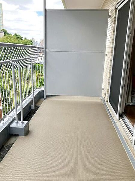 風通しが良いので湿気が少なく、ハウスダストが心配な方におすすめです。