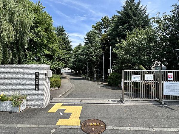 横浜市立東戸塚小学校 徒歩9分。 720m
