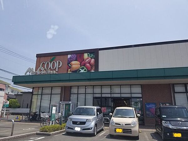 ユーコープ下野東店営業時間　9：00～21：00定休日：1/1・1/2●コピー●水(有料)●クロネコヤマト●地域有料ゴミ袋●共済カウンター●セブン銀行●リサイクル回収 740m