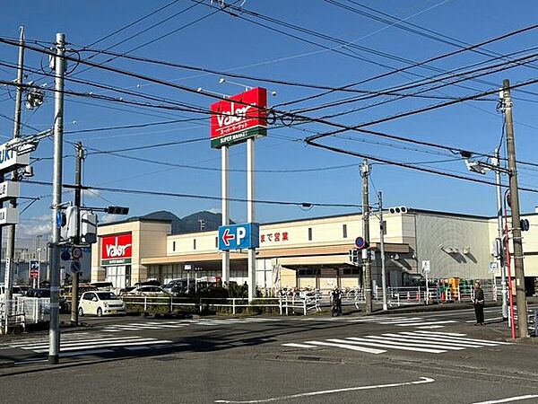 バロー竜南店営業時間　10：00～20：00※土日は9：30より営業●証明写真●カラーコピー●牛乳パック回収●食品トレー回収●ペットボトル回収●商品券販売●宅急便●車いす貸し出し●多目的ト 1300m