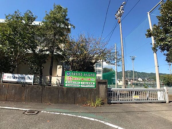 静岡市立清水高部小学校≪教育目標≫たくましく生きる高部の子≪重点目標≫進んで取り組む子●児童数（2023年度）…355名 500m