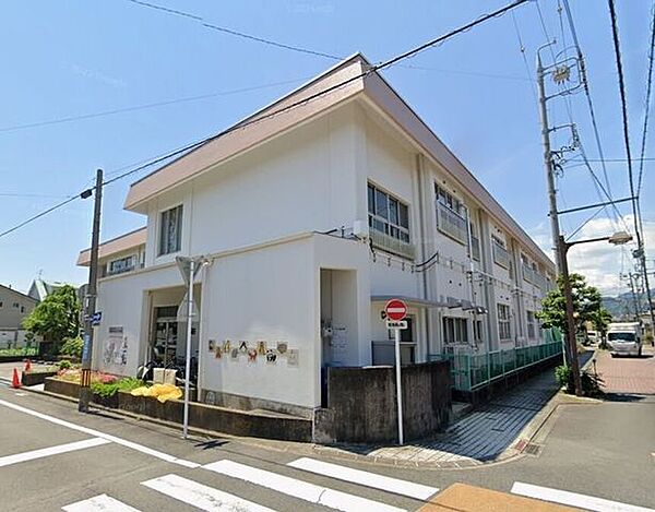 静岡市立辻こども園≪教育目標≫心身ともに元気な子≪定員≫130名≪保育時間≫7：00～19：00≪受入年齢≫産休明け～就学前≪休園日≫日・祝日・年末年始 280m
