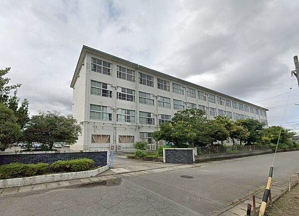静岡市立西奈南小学校≪教育目標≫「自ら学び共に高め合う子ども」≪重点目標≫「学び合い　みがき合い　思い合う子」●児童数（2024年度）…639名 950m