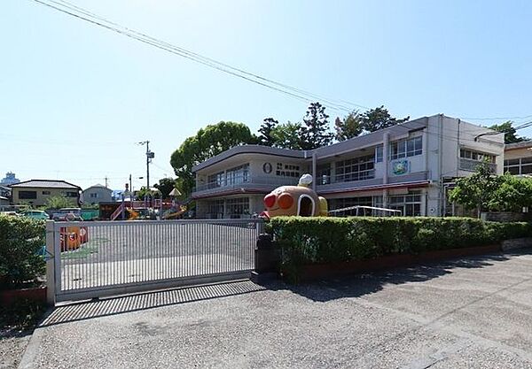 横内幼稚園≪保育目標≫『心豊かで元気な子』≪定員≫認定ごとに異なる(要確認)≪保育時間≫7：00～18：30≪受入年齢≫10か月以上～就学前まで≪休園日≫土日祝・年末年始(認定によ 1130m