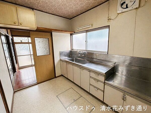 ※画像はAI生成による残置物撤去後イメージ。内装等は実際の仕様と異なる場合がございます。