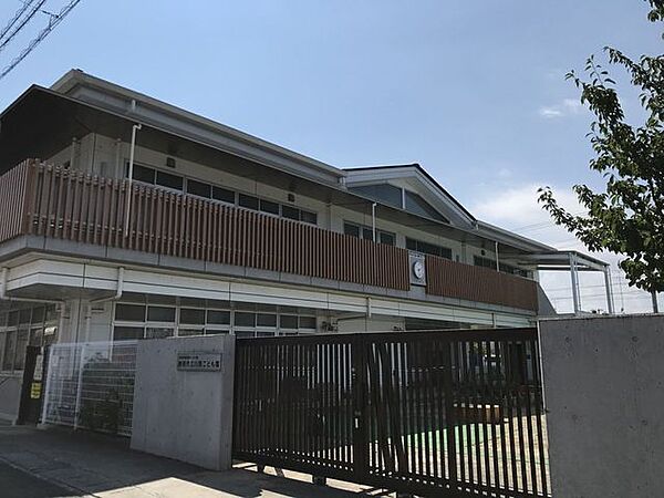 静岡市立川原こども園≪保育目標≫自分が好き・みんなが好き・こども園が好き≪定員≫140名≪保育時間≫7：00～18：00≪休園日≫日曜・祝日・年末年始(12/29～1/3) 460m