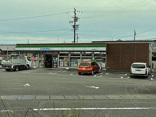 ファミリーマート清水能島店 880m