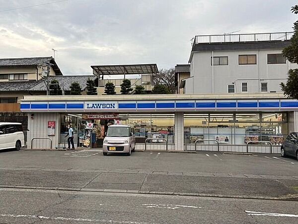 ローソン清水草薙杉道店 480m