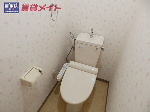 画像11:トイレ同型参考写真