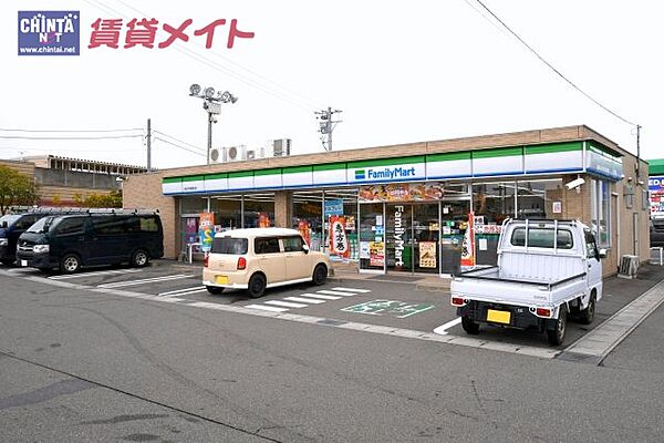 画像18:ファミリーマート　四日市東富田店