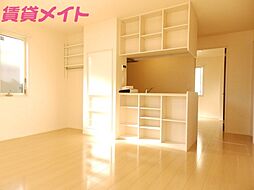 アモロッソ B棟 1階2LDKのリビング/ダイニング