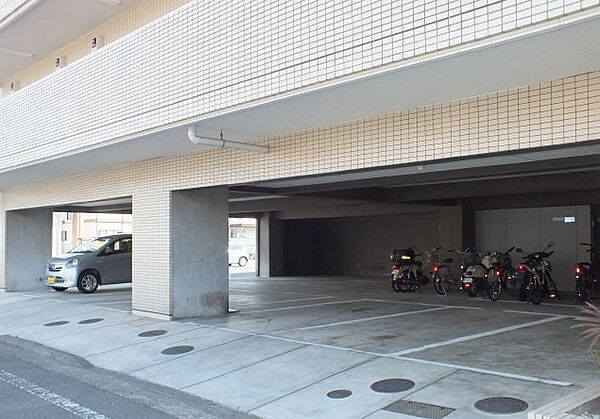 apartment 群馬県前橋市平和町１丁目13-16
地図を見る