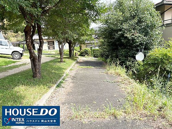 【緑に包まれた伸びやかな住環境】緑豊かな自然に囲まれた、心安らぐ開放的なロケーションです！お子様が伸び伸び育つゆとりのある敷地で、ご家族の理想の住まいを叶えませんか？