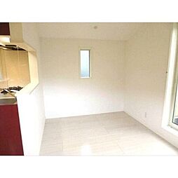 コンフォール上野毛 101 1階1LDKのリビング/ダイニング