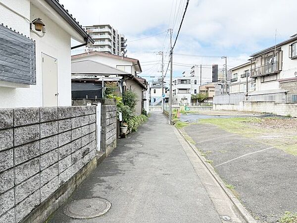 北側前面道路