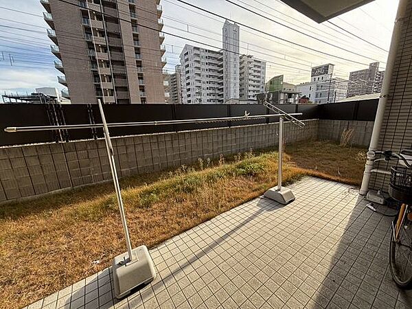 1階・専用庭付き3LDKで、戸建て感覚の暮らしが可能です。