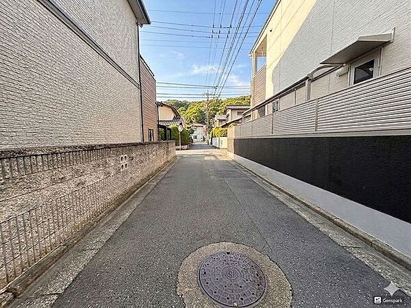 交通量が比較的落ち着いた前面道路で安心