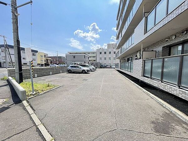 《駐車場》