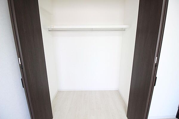 ■洋室には大容量のクローゼットがございます♪