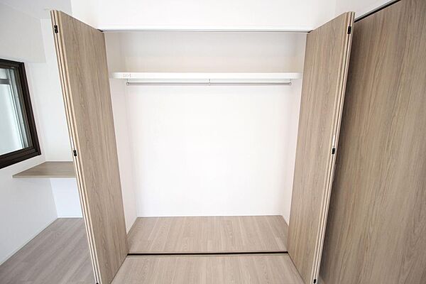 ■洋室には大容量のクローゼットがございます♪