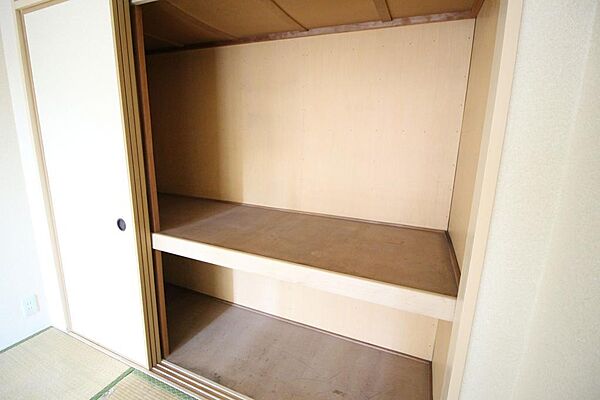 ■和室には大容量の収納がございます♪