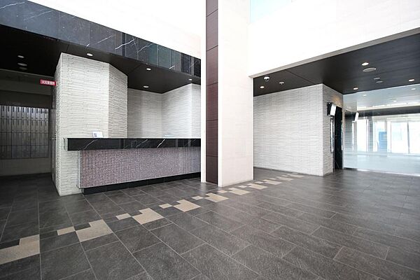 ■清潔に保たれたマンションエントランスロビー♪