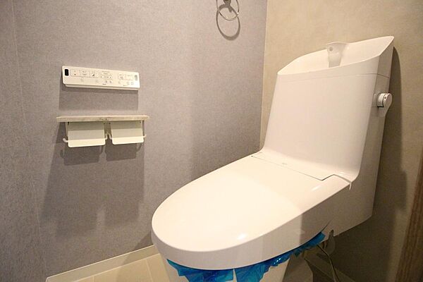 ■一年中通して快適にお使い頂ける温水洗浄便座付トイレ完備♪