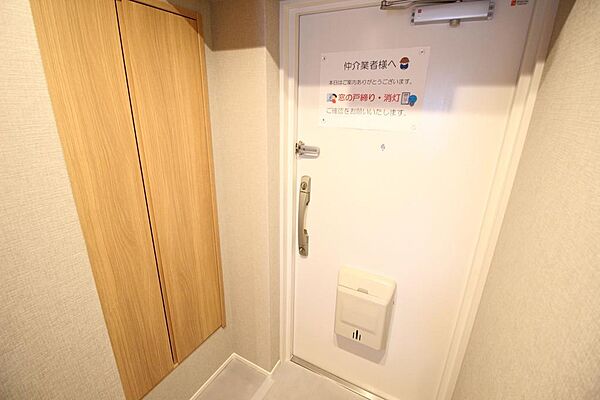 ■玄関部分にはシューズボックスがあり、収納充分です♪