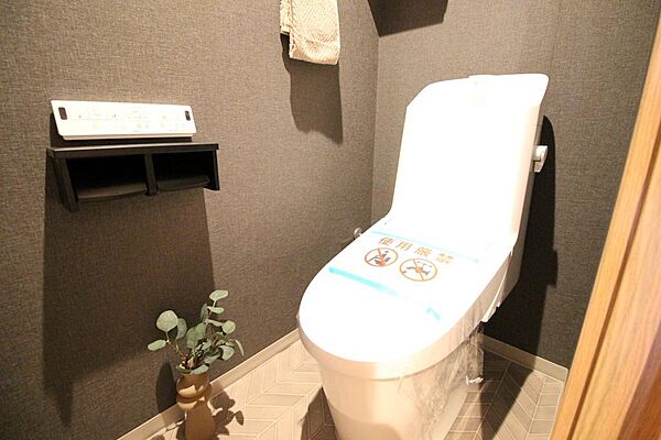 ■一年中通して快適にお使い頂ける温水洗浄便座付トイレ完備♪