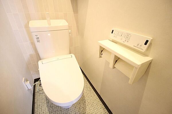■一年中通して快適にお使い頂ける温水洗浄便座付トイレ完備♪