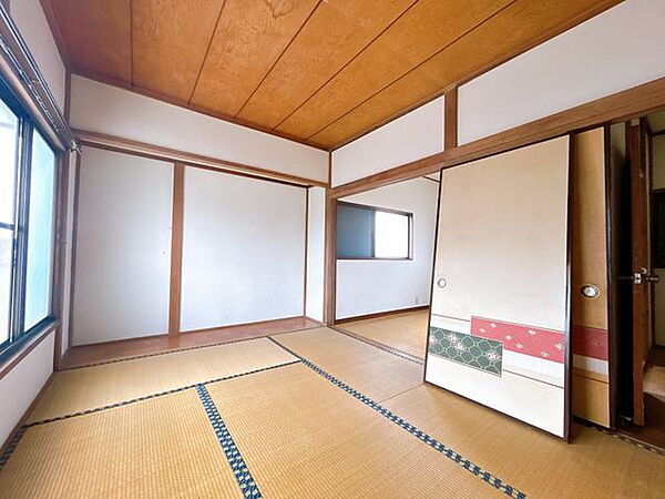 【リフォーム中8/9撮影】2階和室です。畳からフローリングに変更する予定です。