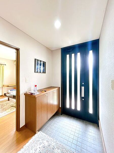 【8/9まで期間限定現況販売中】玄関内部の写真です。これからお荷物撤去を行います。