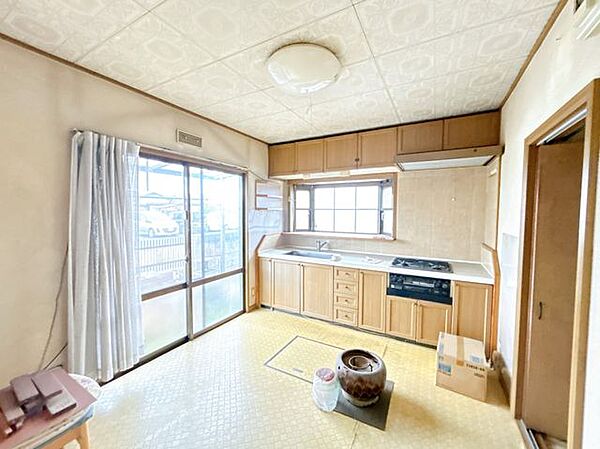 【見学会開催】【店舗解体部分予定】これから店舗解体を行い、駐車場を拡張いたします。