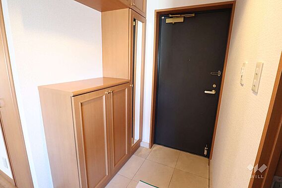 玄関です。シュ...