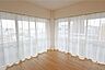 子供部屋：西側洋室約5.0帖南西角部屋で日当たり通風良好です。